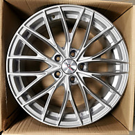 X trike X-130                               R18x7,5/5*114,3 ET45 D67.1 HS